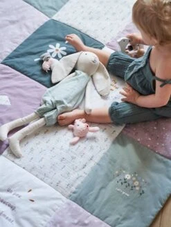 Tapis De Sol Patchwork DOUCE PROVENCE Parme / Multicolore - Vertbaudet 10 Tapis De Sol Patchwork DOUCE PROVENCE Parme / Multicolore - Vertbaudet -Literie Bébé tapis de sol patchwork douce provence 2